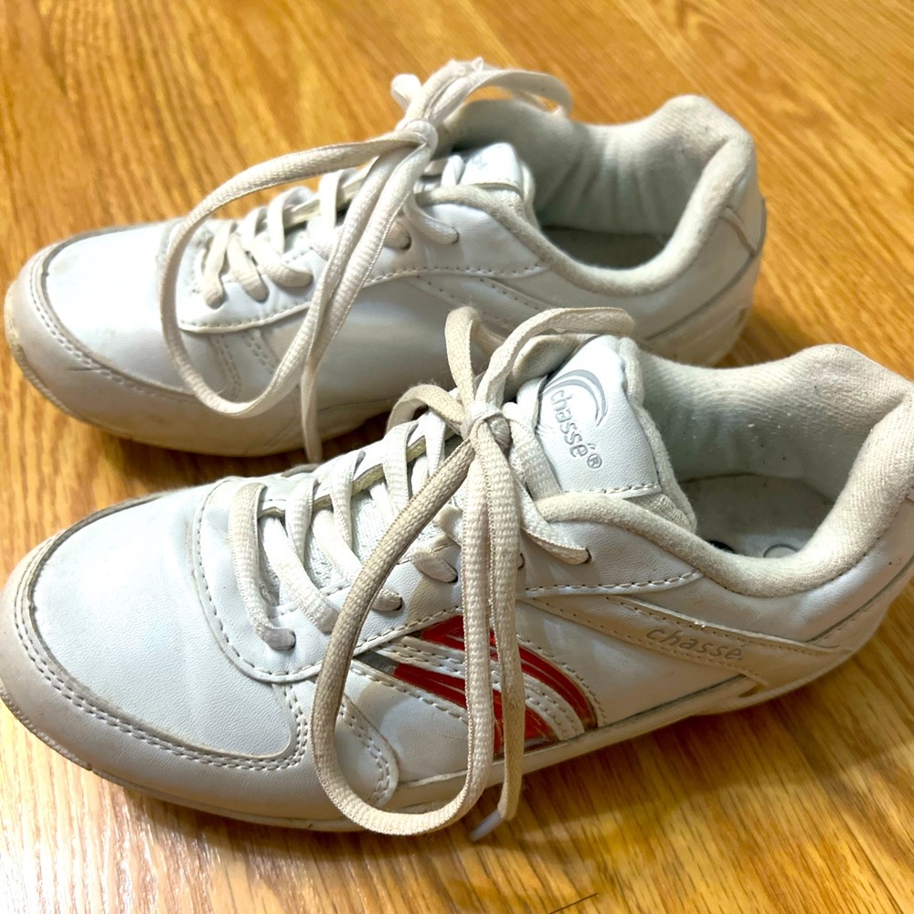 Girls size 4 white and red Chasse cheerleading sneakers